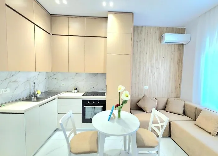 Center Unit For Rent Τίρανα