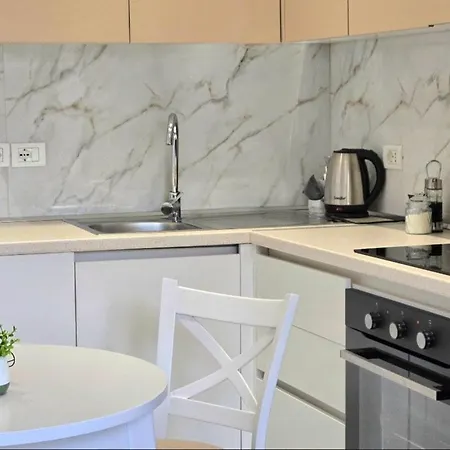 Appartement Center Unit For Rent Tirana