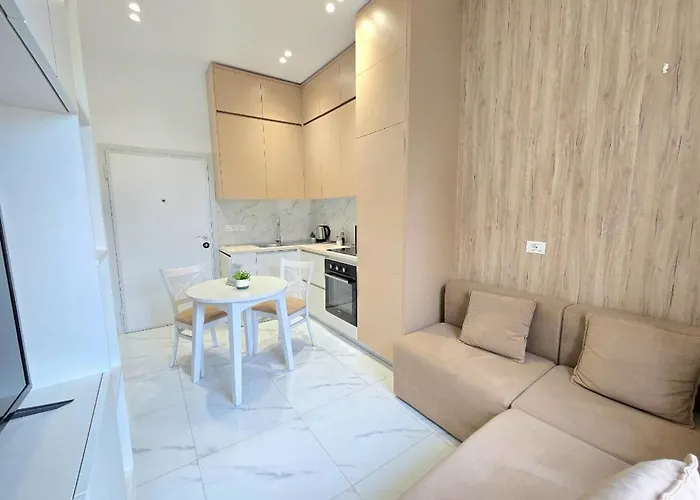 Center Unit For Rent Διαμέρισμα *