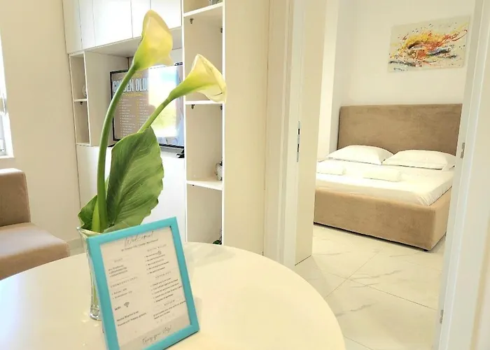 Center Unit For Rent Τίρανα